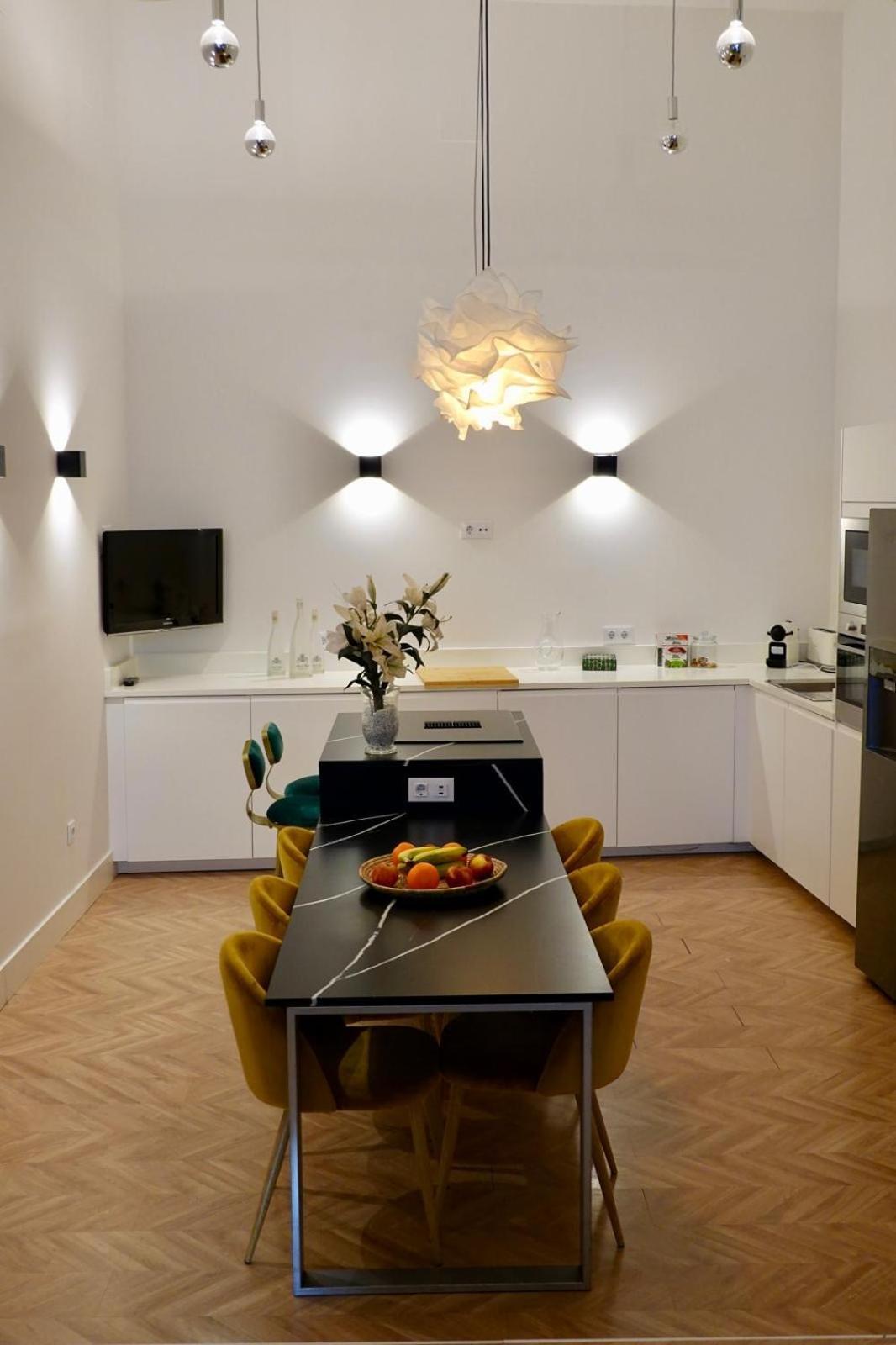 Peral Boutique Apartaments Севилья Экстерьер фото