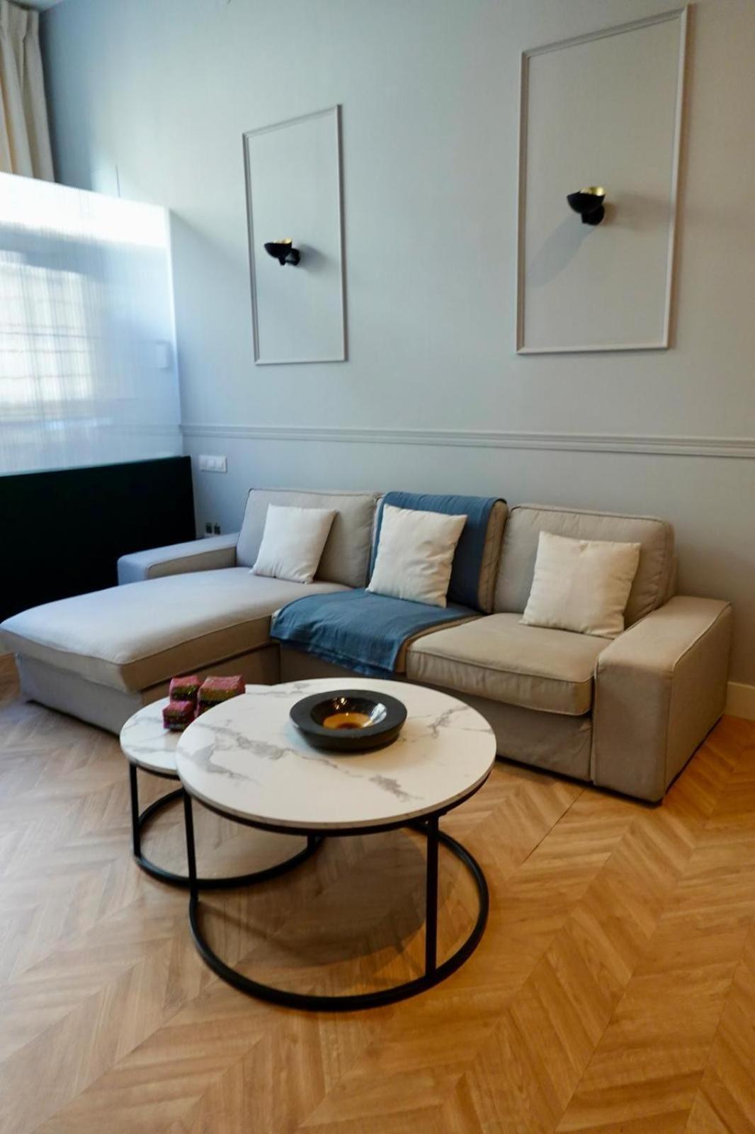 Peral Boutique Apartaments Севилья Экстерьер фото