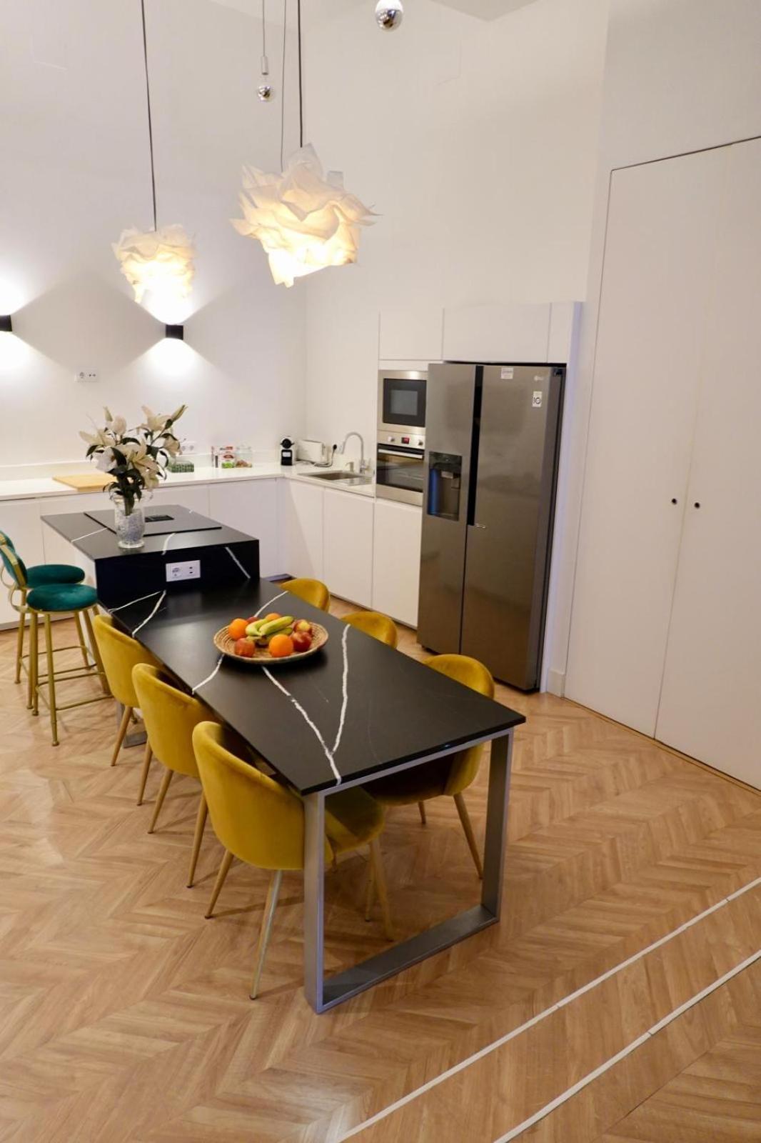 Peral Boutique Apartaments Севилья Экстерьер фото