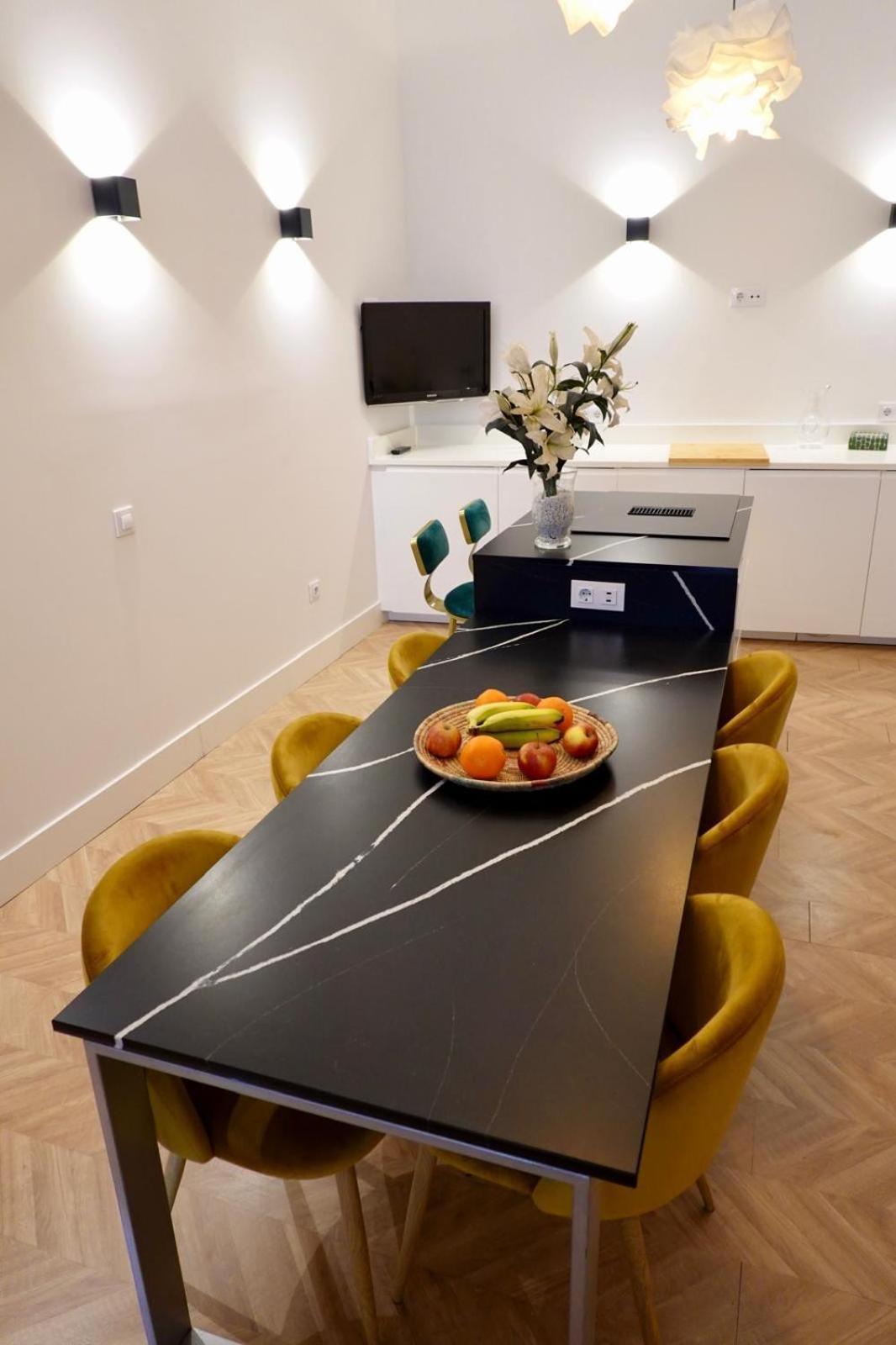 Peral Boutique Apartaments Севилья Экстерьер фото